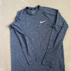 Men’s Nike swim top/rashguard